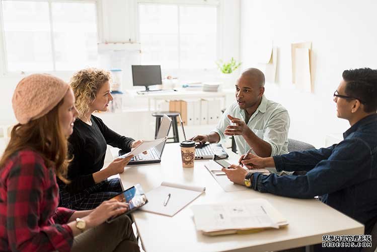 蓝冠注册 在你告诉同事你